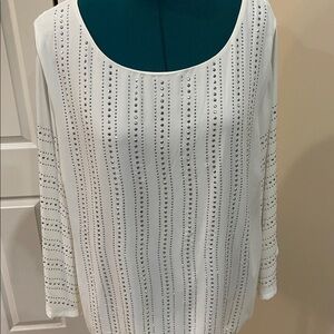 $5 WHEN BUNDLED WITH TWO OR MORE ITEMS White Women's Top with silver beading 2X